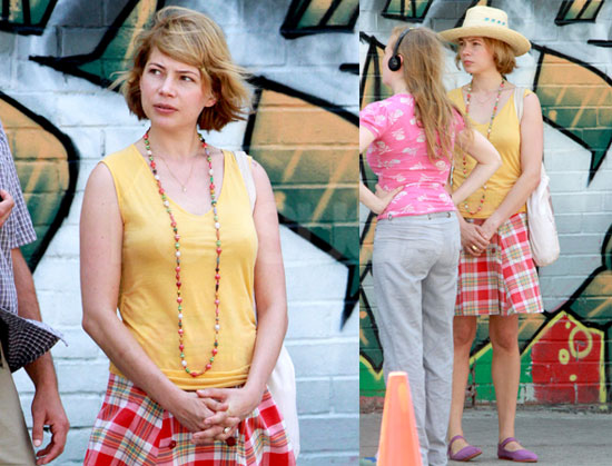 Pictures of Michelle Williams on Set Pictures of Michelle Williams on Set