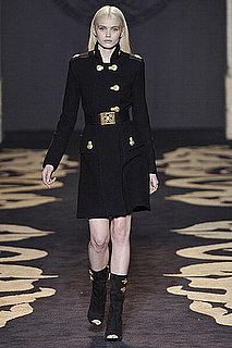 2011 Fall Milan Fashion Week Review: Versace 2011-02-28 13:39:36 2011 Fall Milan Fashion Week Review: Versace 2011-02-28 13:39:36