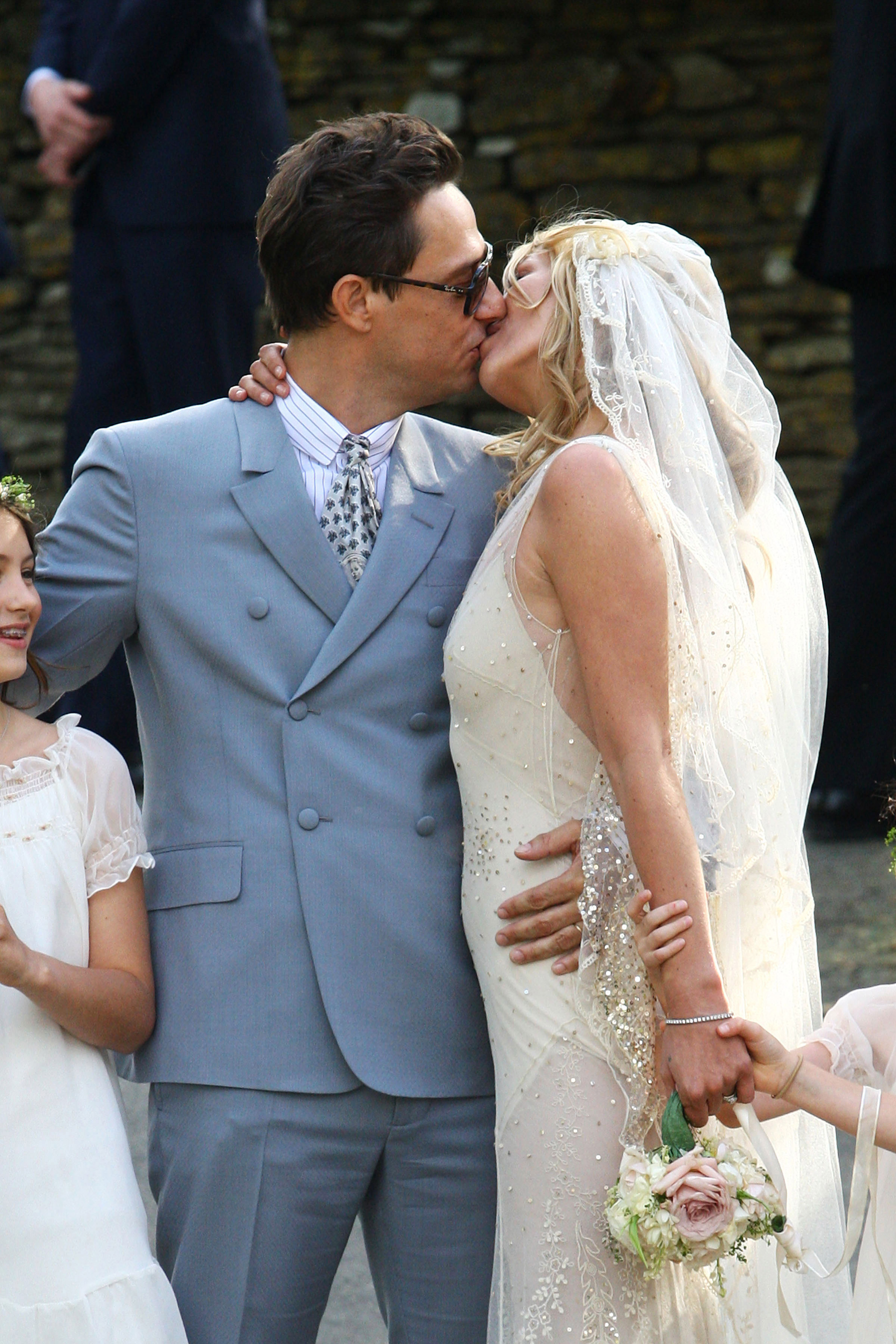 Kate Moss And Jamie Hince Wedding Pictures With Kate Moss Galliano Wedding Dress Popsugar 0171