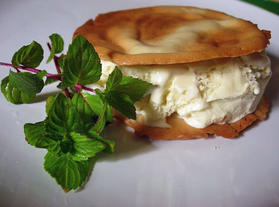 Mint Ice Cream Cone Sandwiches Mint Ice Cream Cone Sandwiches