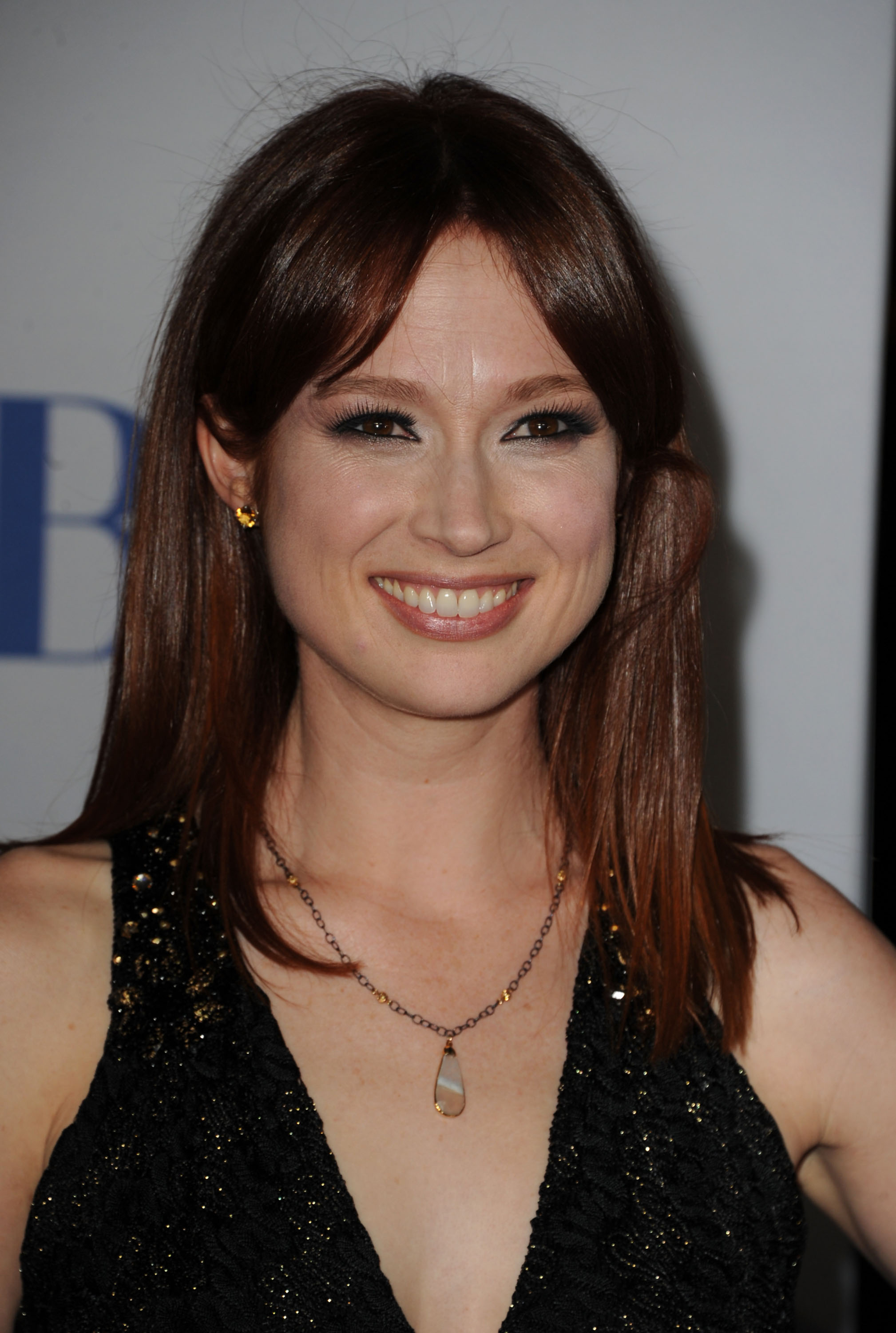 Ellie Kemper: Net worth, House, Car, Salary, Boyfriend & Family - 2018