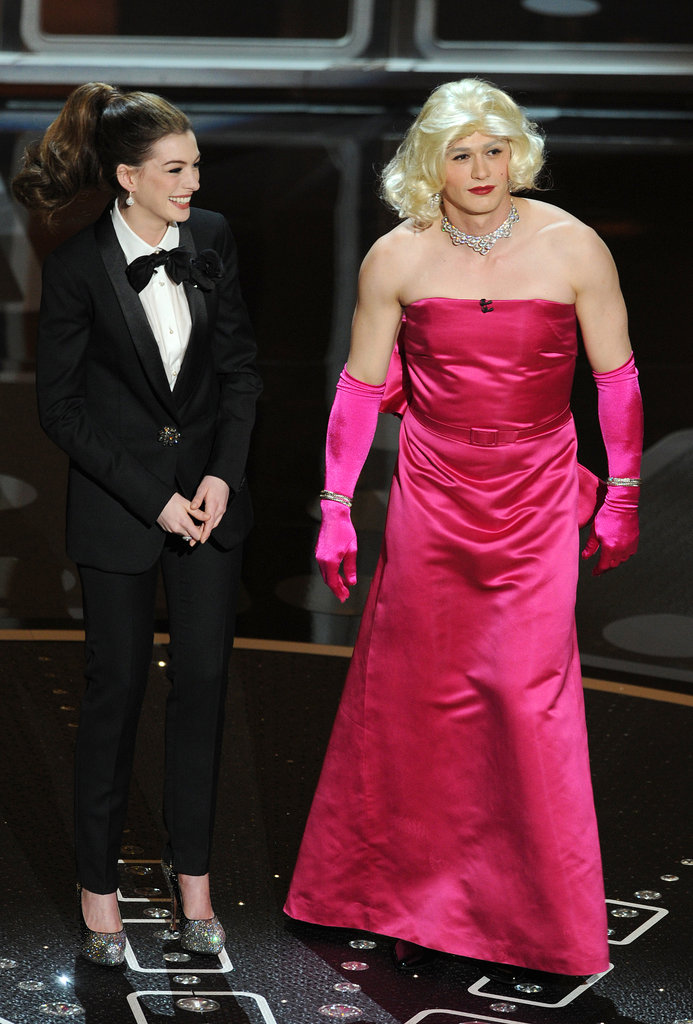 Hosts Anne Hathaway and James Franco channeled a Gentlemen Prefer Blondes moment in 2011.
Hosts Anne Hathaway and James Franco channeled a Gentlemen Prefer Blondes moment in 2011.
