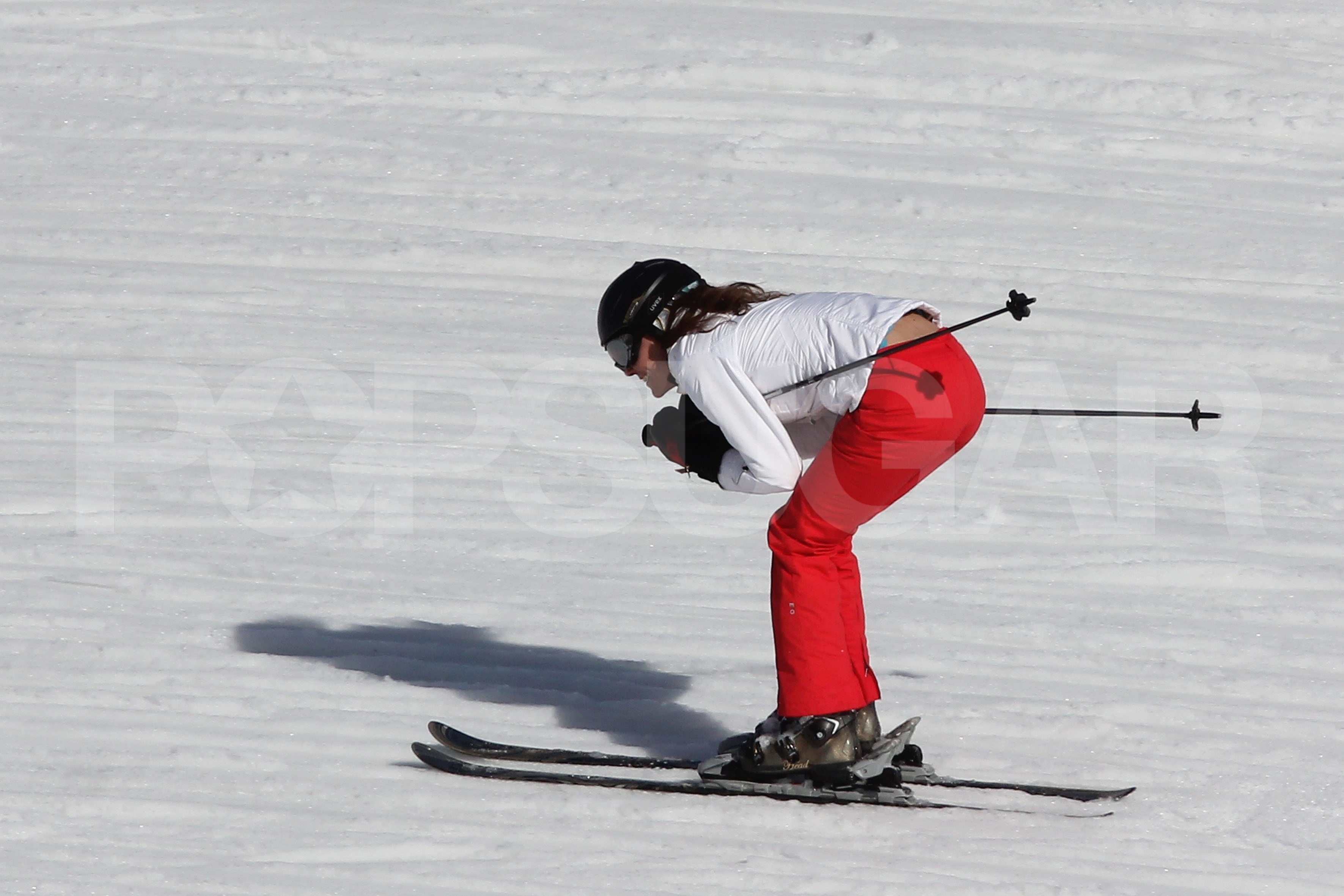 Kate-Middleton-picked-up-some-speed-while-skiing-down-mountain.jpg