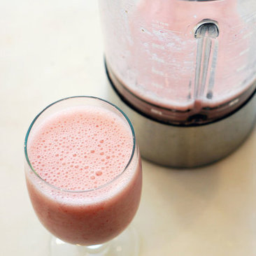 Strawberry, Banana, and Aloe Vera Smoothie Strawberry, Banana, and Aloe Vera Smoothie