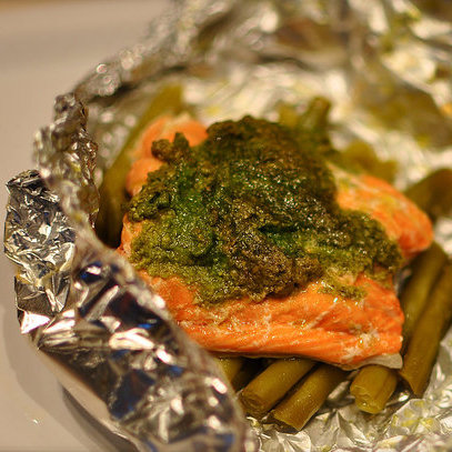 Salmon With Green Beans and Spinach Pesto Salmon With Green Beans and Spinach Pesto