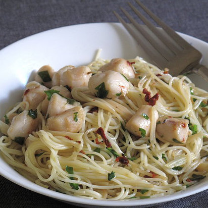 Spicy Scallops With Cappelini Spicy Scallops With Cappelini