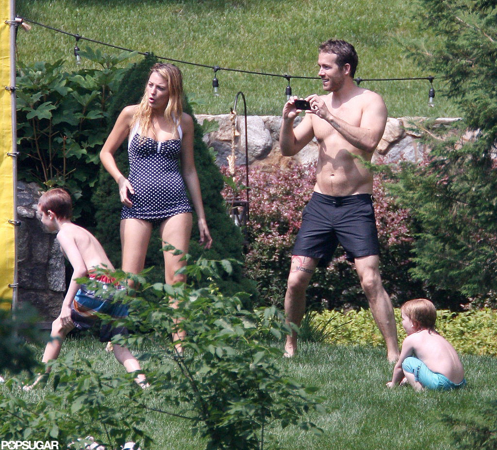 Ryan Reynolds Was Shirtless With Blake Lively In New York To Blake Lively And Shirtless Ryan 