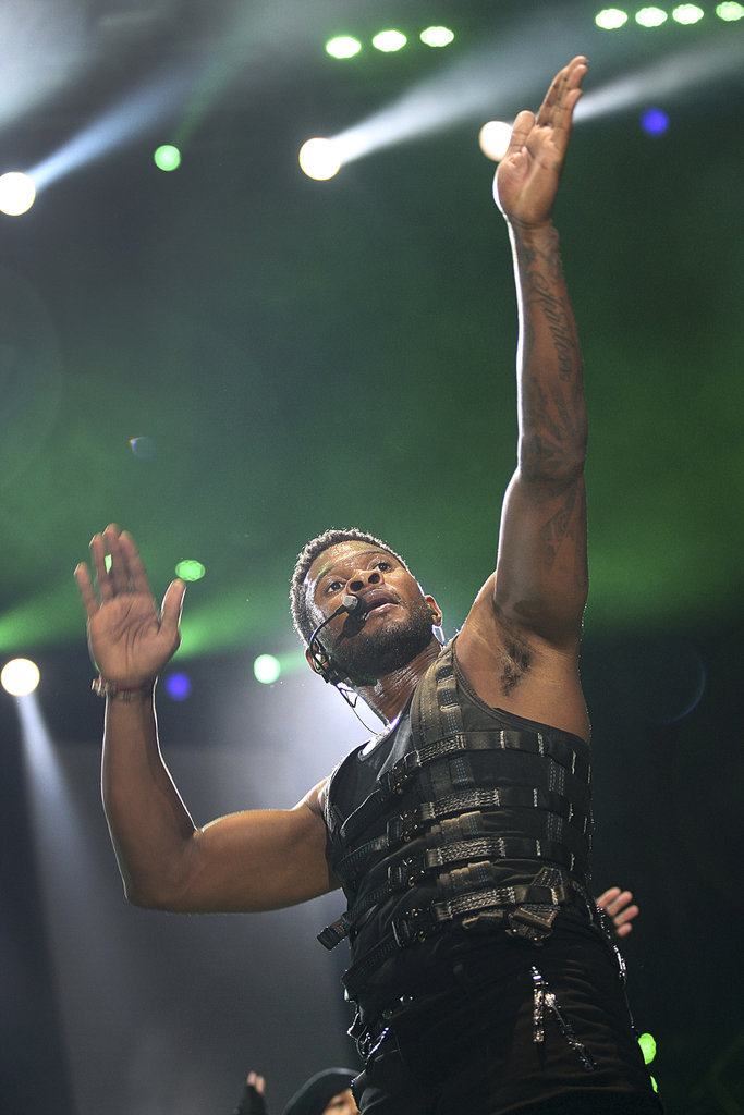 Usher flexed his muscles during a March 2012 performance in Johannesburg, South Africa.
Usher flexed his muscles during a March 2012 performance in Johannesburg, South Africa.