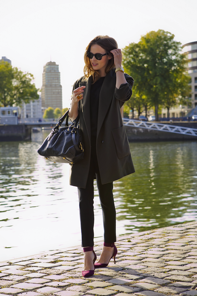 Go monotone in Fall's deep olive tones — then add a contrast with another equally seasonal color in a small dose, like this styler's ankle-strap burgundy heels.
Source: Lookbook.nu
Go monotone in Fall's deep olive tones — then add a contrast with another equally seasonal color in a small dose, like this styler's ankle-strap burgundy heels.
Source: Lookbook.nu