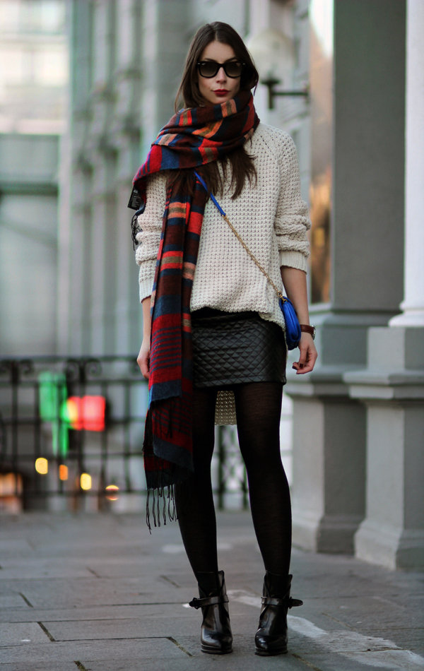 Spruce up your Winter styling with a bold scarf and bag against a classic palette and a pop of leather.
Source: A Portable Package
Spruce up your Winter styling with a bold scarf and bag against a classic palette and a pop of leather.
Source: A Portable Package