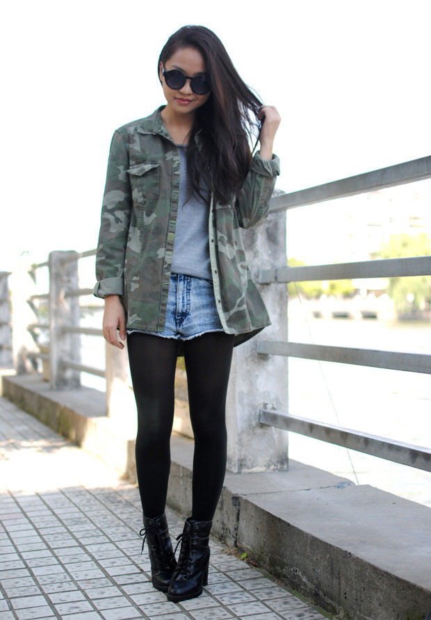 Transform your favorite Summer cutoffs with tights and a touch of camo.
Source: Lookbook.nu
Transform your favorite Summer cutoffs with tights and a touch of camo.
Source: Lookbook.nu