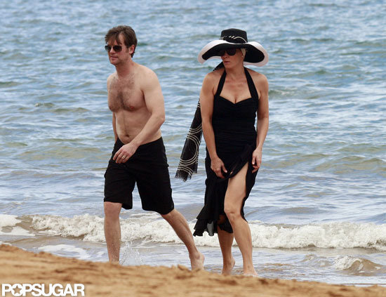 Parenthood's Peter Krause Goes Shirtless in a Beach Scene With Monica Potter Parenthood's Peter Krause Goes Shirtless in a Beach Scene With Monica Potter