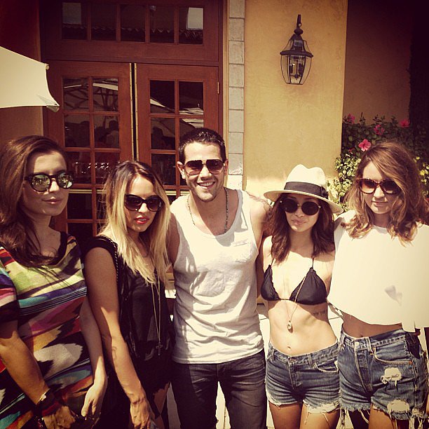 Jesse Metcalfe was surrounded by ladies, including his fiancée, Cara Santana.
Source: Instagram user realjessemetcalfe
Jesse Metcalfe was surrounded by ladies, including his fiancée, Cara Santana.
Source: Instagram user realjessemetcalfe