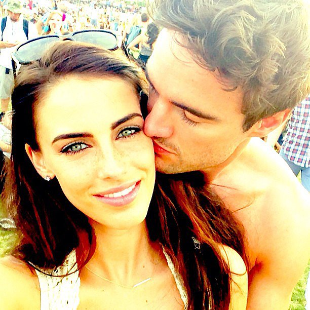 Jessica Lowndes and her new boyfriend Thom Evans snuggled during Coachella weekend one in Indio, CA.
Source: Instagram user jessicalowndes
Jessica Lowndes and her new boyfriend Thom Evans snuggled during Coachella weekend one in Indio, CA.
Source: Instagram user jessicalowndes