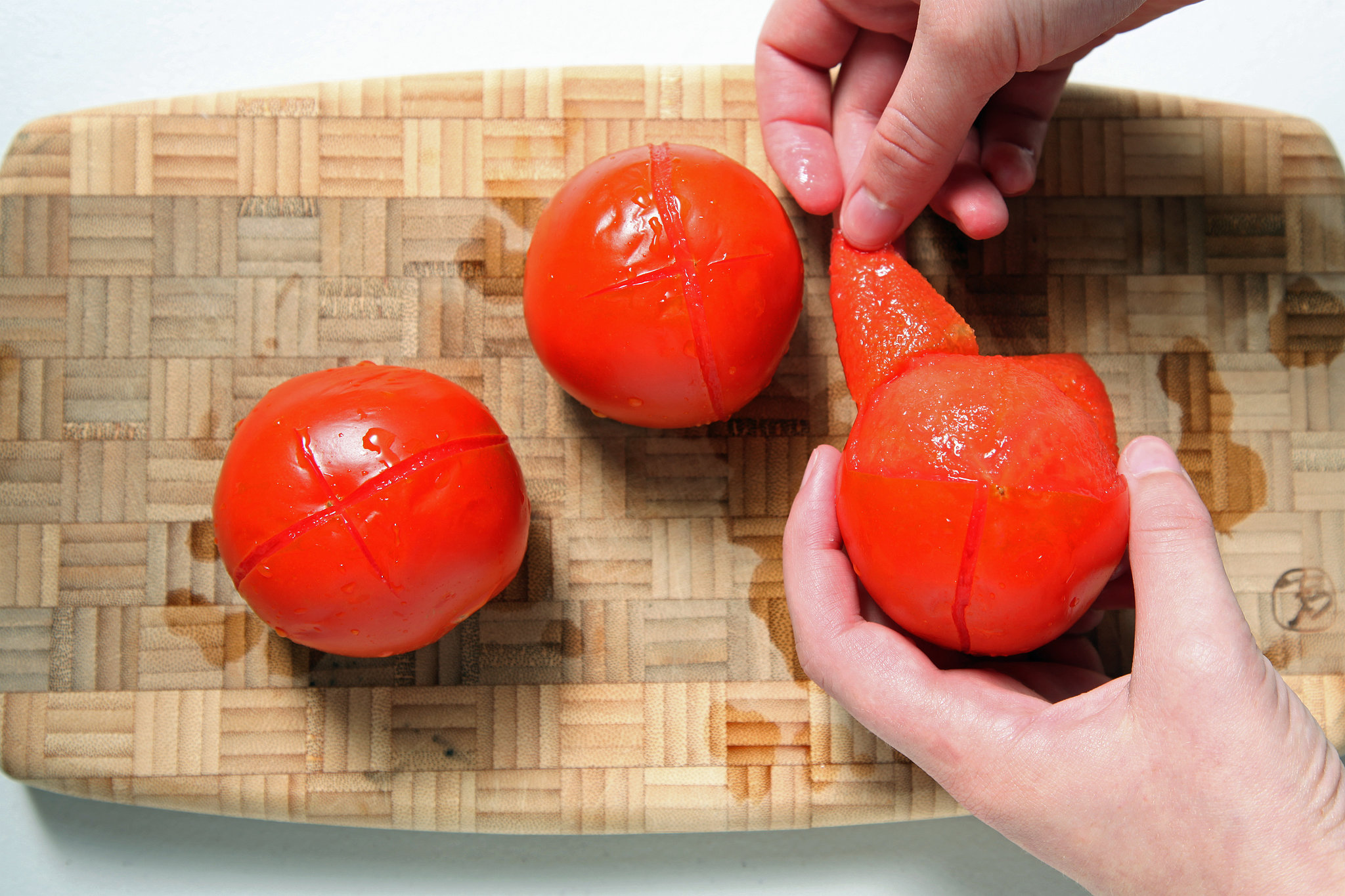 Peel the Tomatoes How to Peel Tomatoes, in Pictures POPSUGAR Food