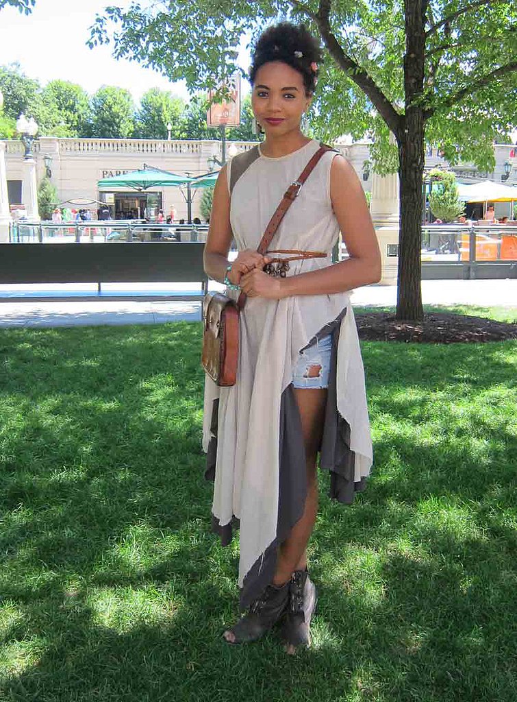 Like a true bohemian, Brayleen hit up Grant Park in a handmade dress over ripped cutoffs. To complete the look, she paired it with a vintage leather purse and open-toe All Saints boots.
Like a true bohemian, Brayleen hit up Grant Park in a handmade dress over ripped cutoffs. To complete the look, she paired it with a vintage leather purse and open-toe All Saints boots.