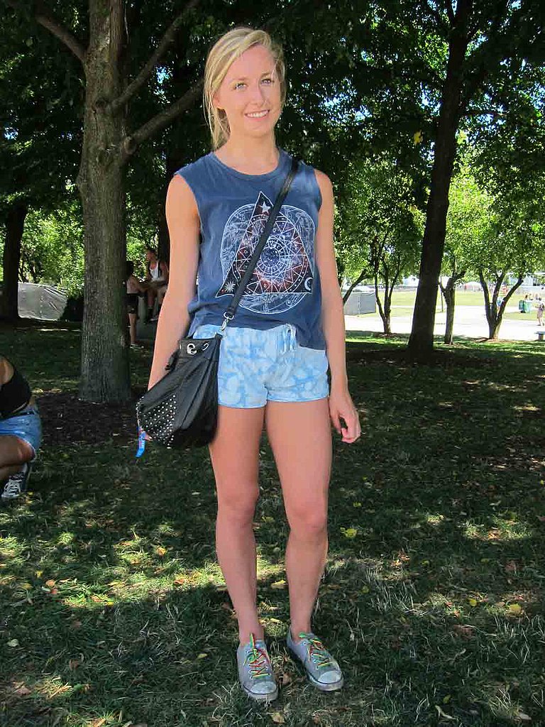 Maybe it was the constellation tank from Urban Outfitters that got us in the mind-set, but Kiana's PacSun tie-dyed shorts looked a bit like the weekend's blue skies.
Maybe it was the constellation tank from Urban Outfitters that got us in the mind-set, but Kiana's PacSun tie-dyed shorts looked a bit like the weekend's blue skies.
