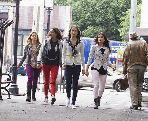 A full-length shot of the girls' looks.
Source: ABC Family
A full-length shot of the girls' looks.
Source: ABC Family