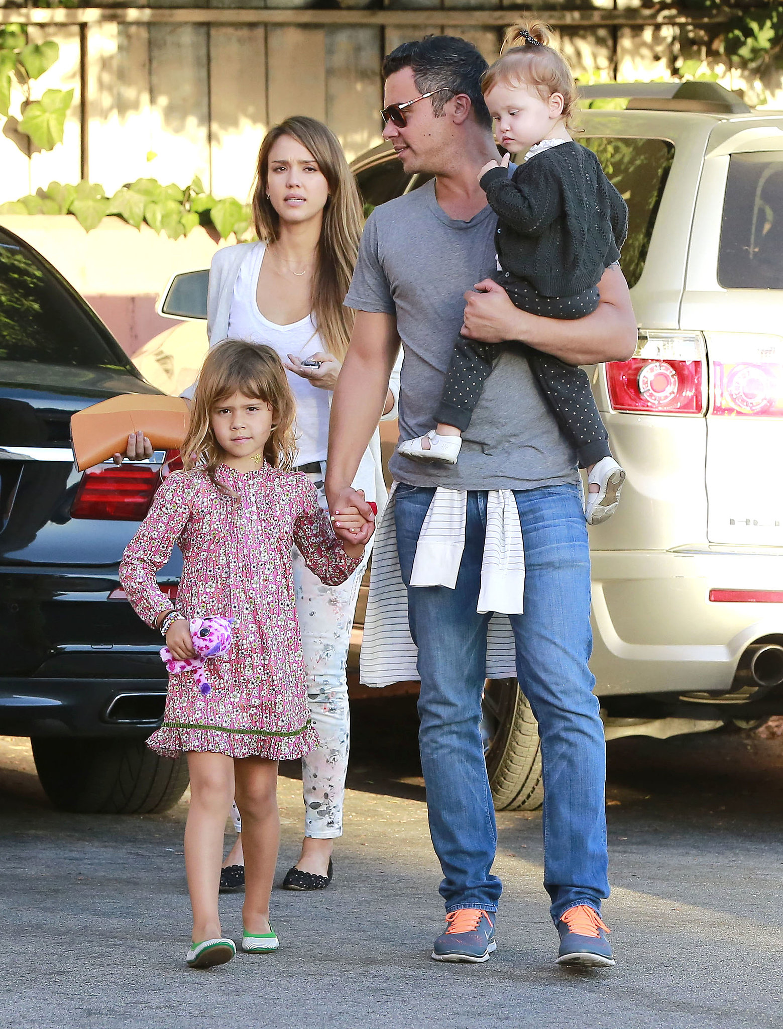 Holiday Bliss: Jessica Alba'S Family Fun! - rmwznbd