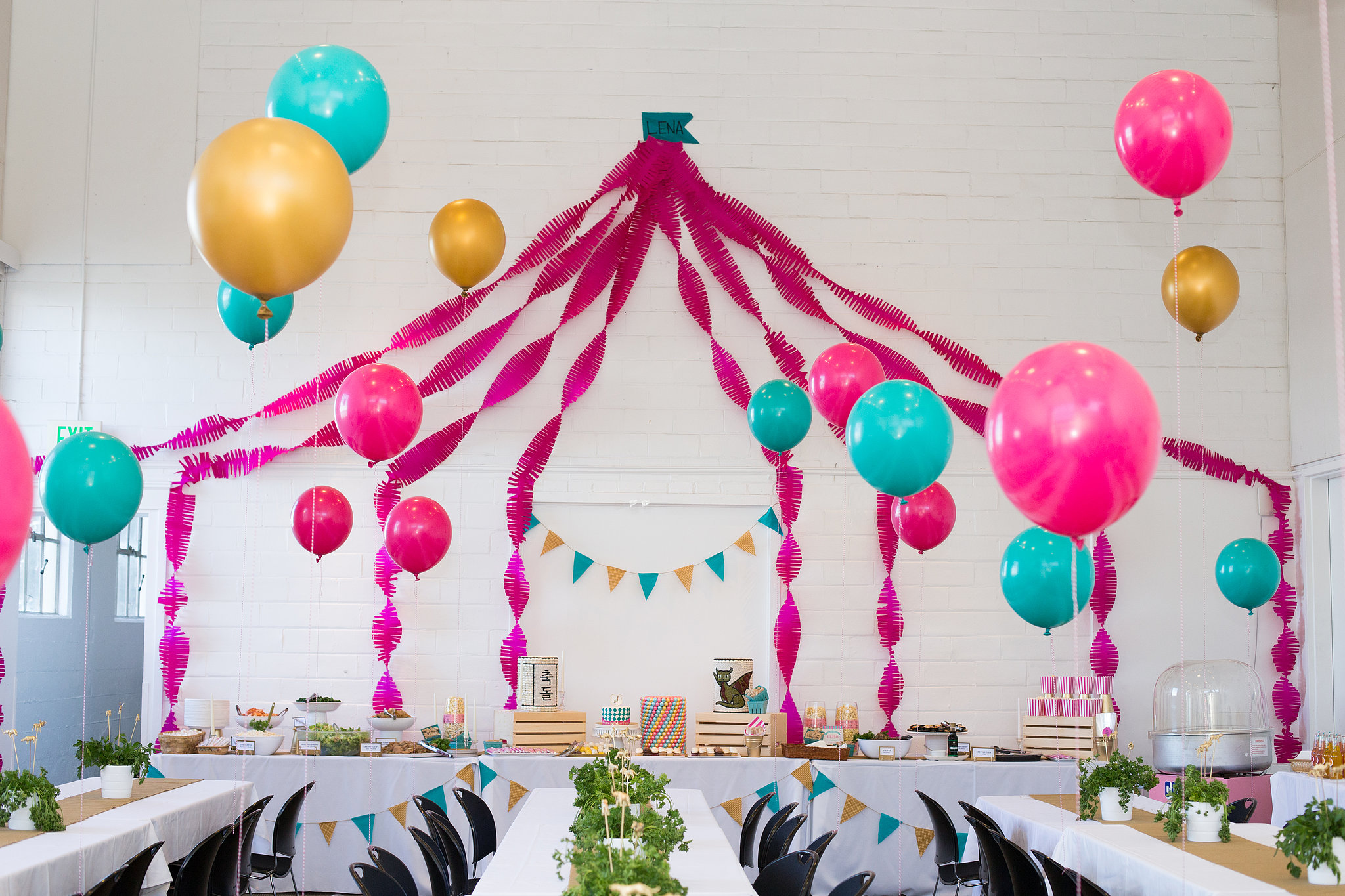 Crepe Paper Big Top What a Dol! A Vintage Circus Meets Traditional Korean First Birthday Party