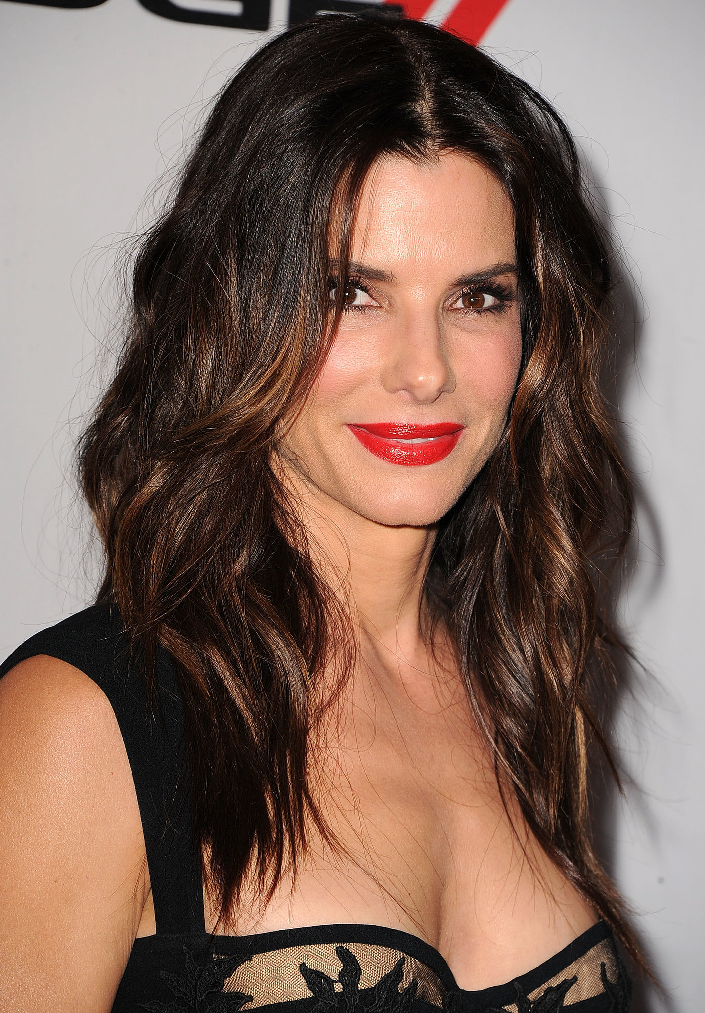 Sandra Bullock The Hair And Makeup Looks Youll Want To Copy This New Years Eve Popsugar 9295
