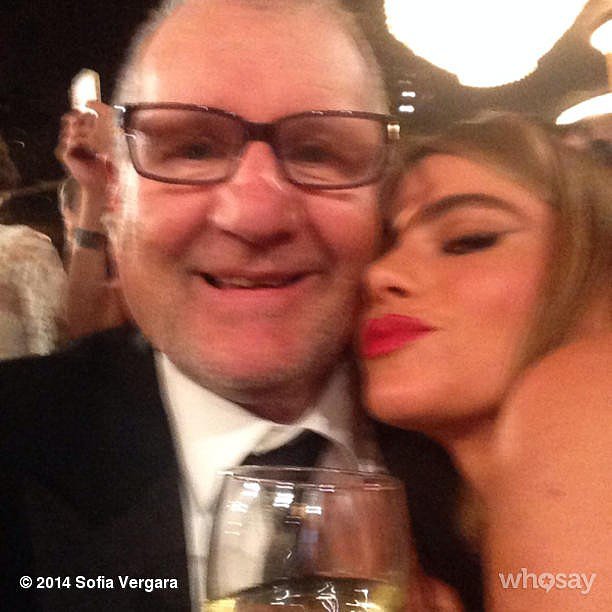 Sofia Vergara cozied up to her Modern Family TV husband, Ed O'Neill, at the Golden Globes.
Source: Instagram user sofiavergara
Sofia Vergara cozied up to her Modern Family TV husband, Ed O'Neill, at the Golden Globes.
Source: Instagram user sofiavergara