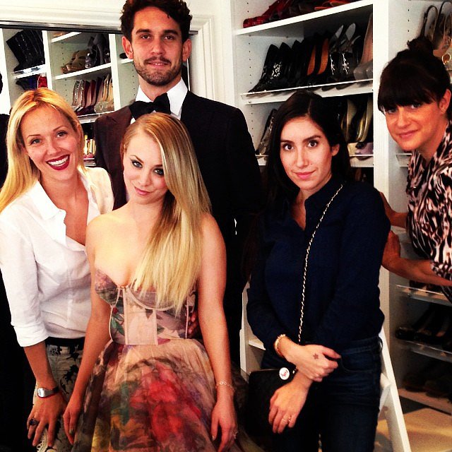 Kaley Cuoco posed alongside her glam squad and her new husband, Ryan Sweeting.
Source: Instagram user jamiemakeupgreenberg
Kaley Cuoco posed alongside her glam squad and her new husband, Ryan Sweeting.
Source: Instagram user jamiemakeupgreenberg