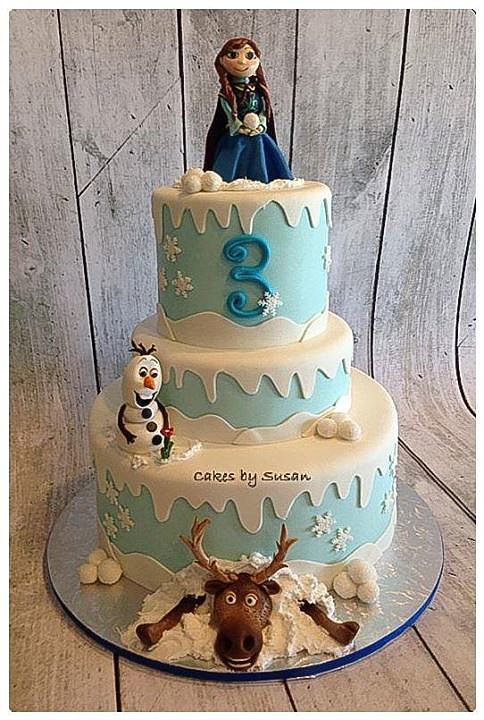 A Wow-Worthy Frozen Cake Let It Bake! 16 Droolworthy ...
