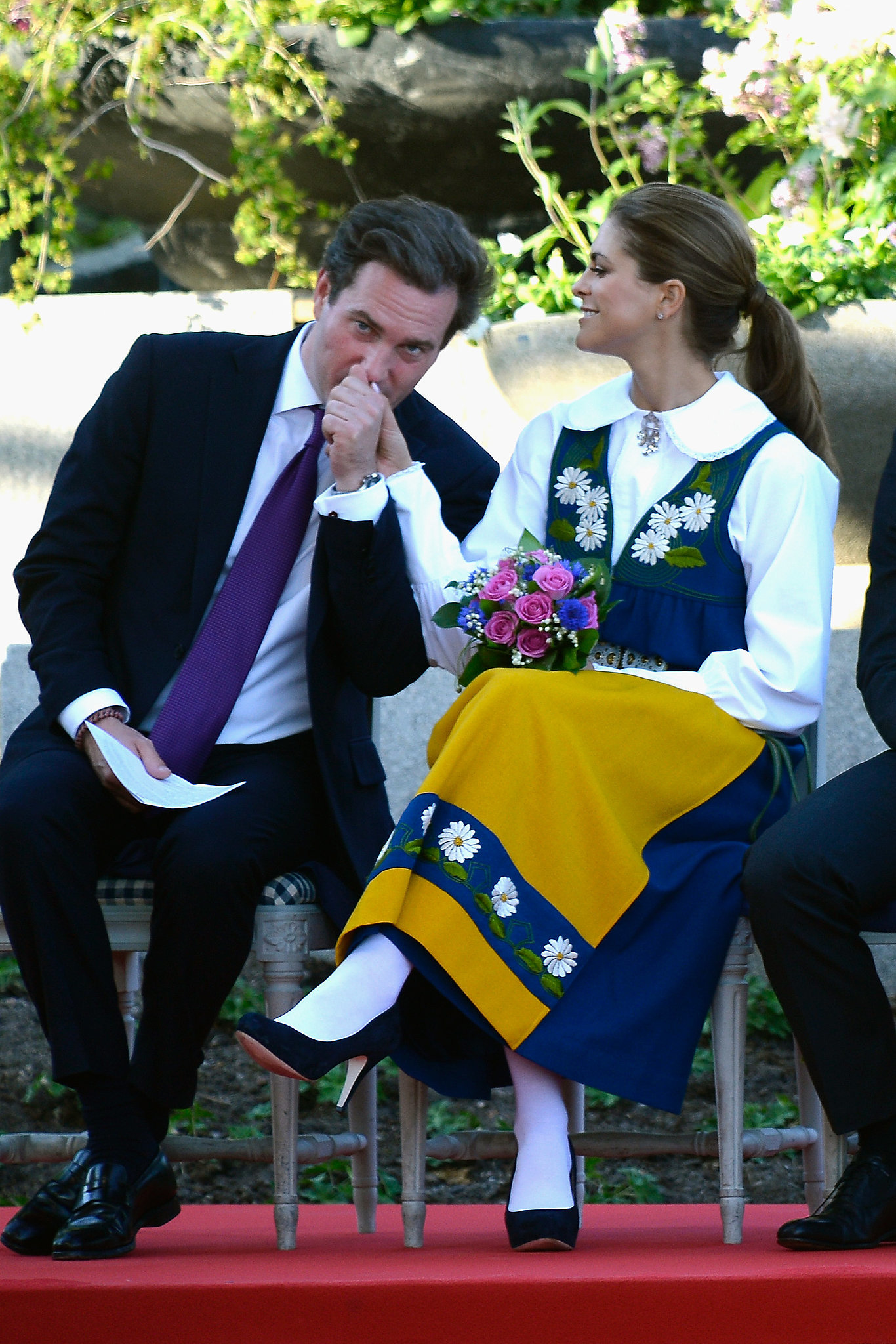 Madeleine-husband-gave-her-kiss-Sweden-national-day-hence.jpg