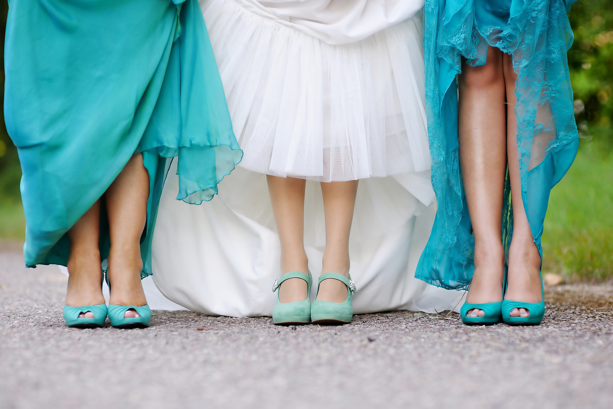 Match the bride's shoes to the bridesmaids' dresses. Cute. 17