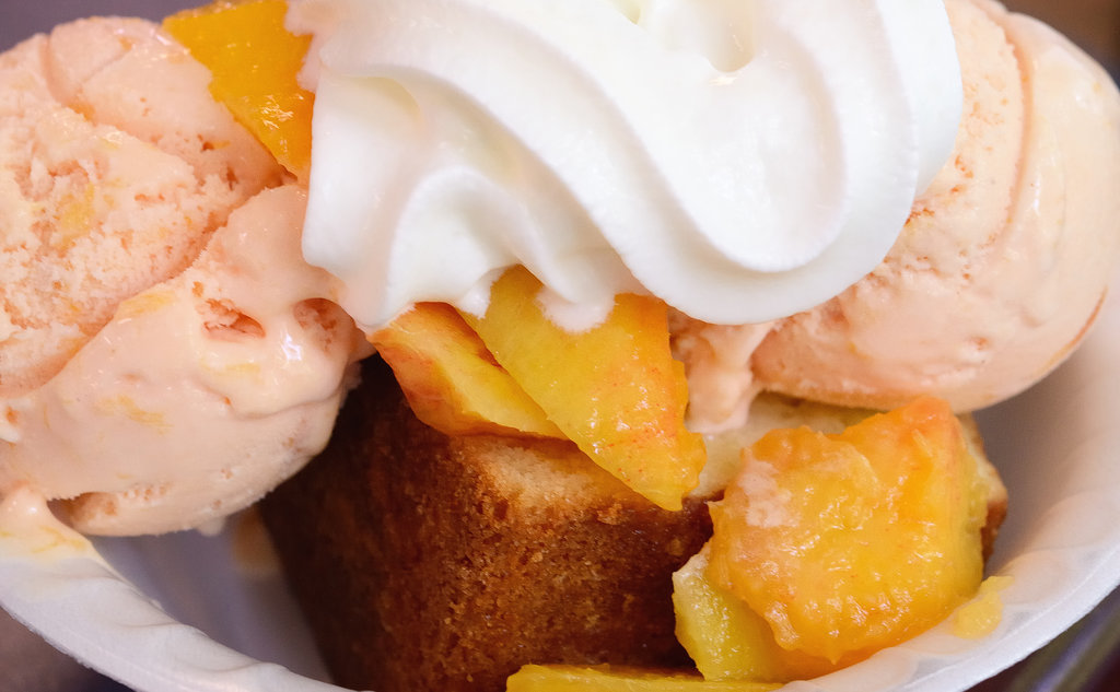 Alabama: Peach Park Alabama: Peach Park