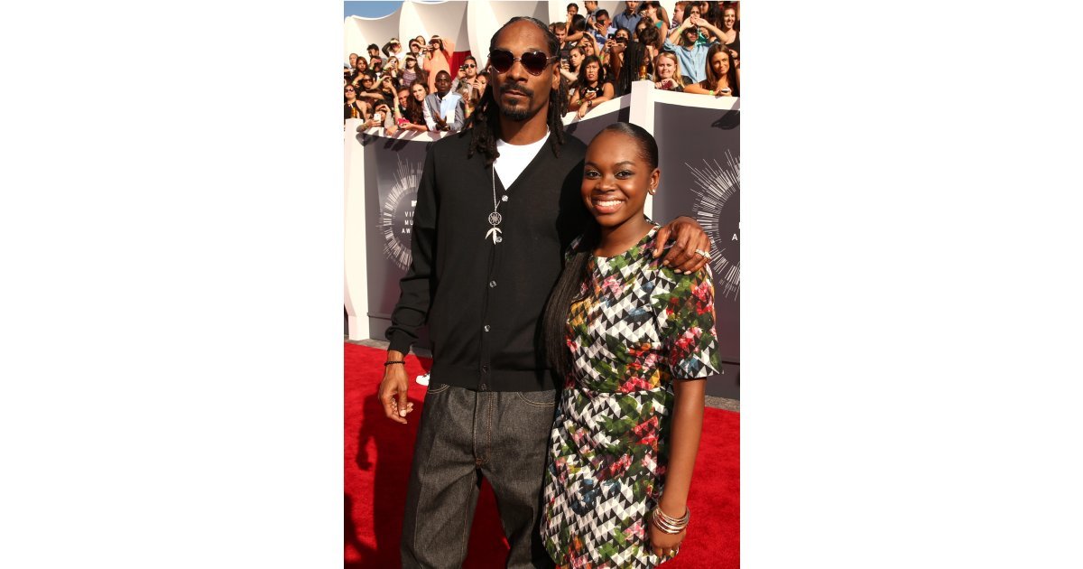 Snoop Dogg and His Daughter Cori | All the Stars on the MTV VMAs Red
