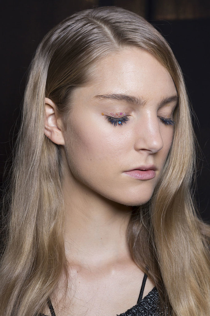 Apply Glitter With Ease Apply Glitter With Ease