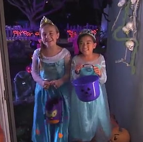 Jimmy Kimmel Prepares For Elsa Halloween Costumes Jimmy Kimmel Prepares For Elsa Halloween Costumes