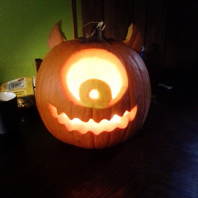 mike-wazowski-pumpkin-template