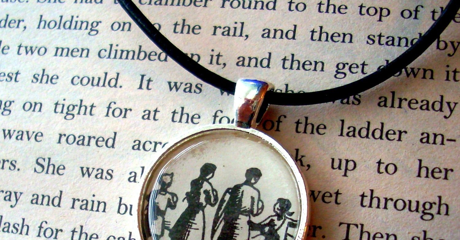 Necklaces 21 Uses For Old Books POPSUGAR Smart Living