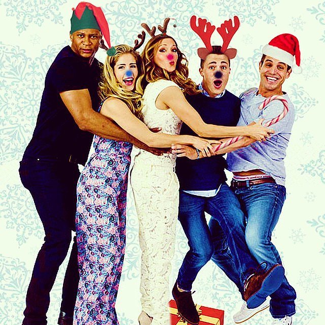 Katie Cassidy Was In The Festive Spirit With Her Cast Of Arrow Stars Get Into The Holiday