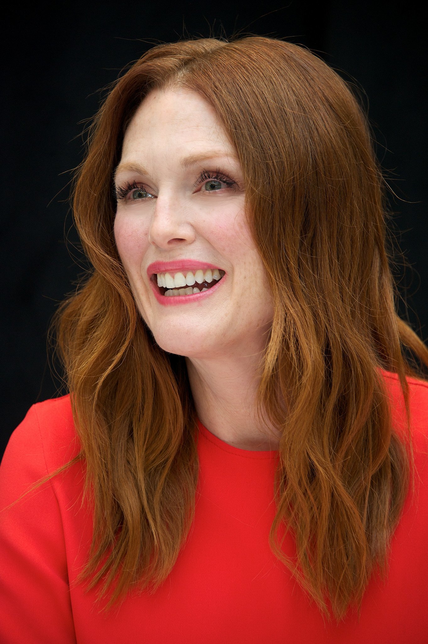 Julianne Moore | 12 Celebrities Who Prove That Anyone Can Be a Redhead