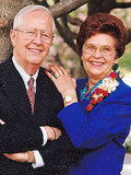 Couple Married for 68 Years Die Just a Few Hours Apart Couple Married for 68 Years Die Just a Few Hours Apart