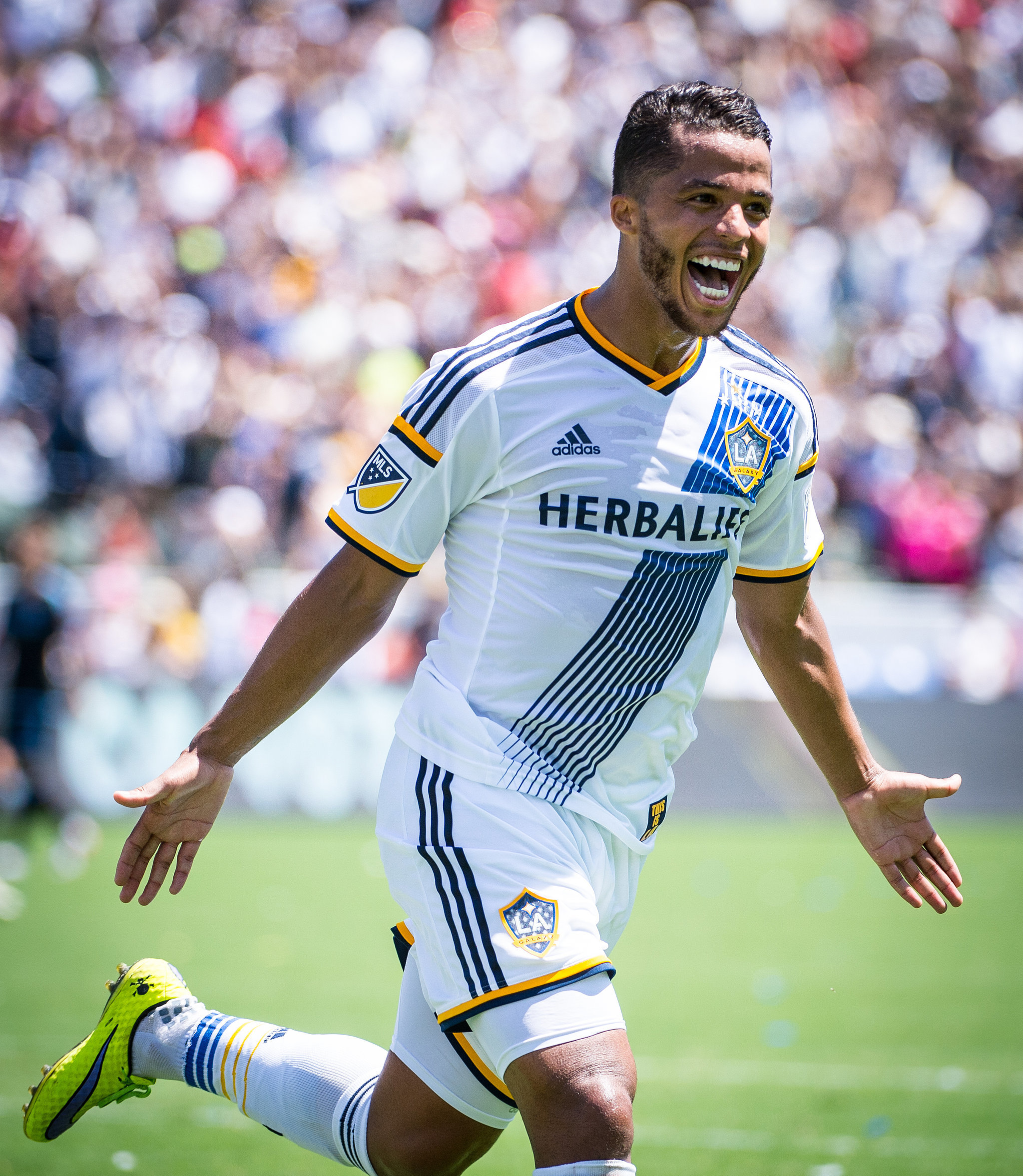 Giovani dos Santos | 15 Soccer Studs We Want to See More of in 2016