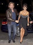 Penélope Cruz Gets Hand From