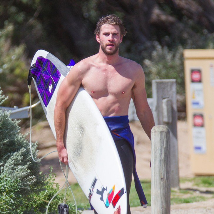 Shirtless Liam Hemsworth Pictures In Australia Popsugar Hot Sex Picture