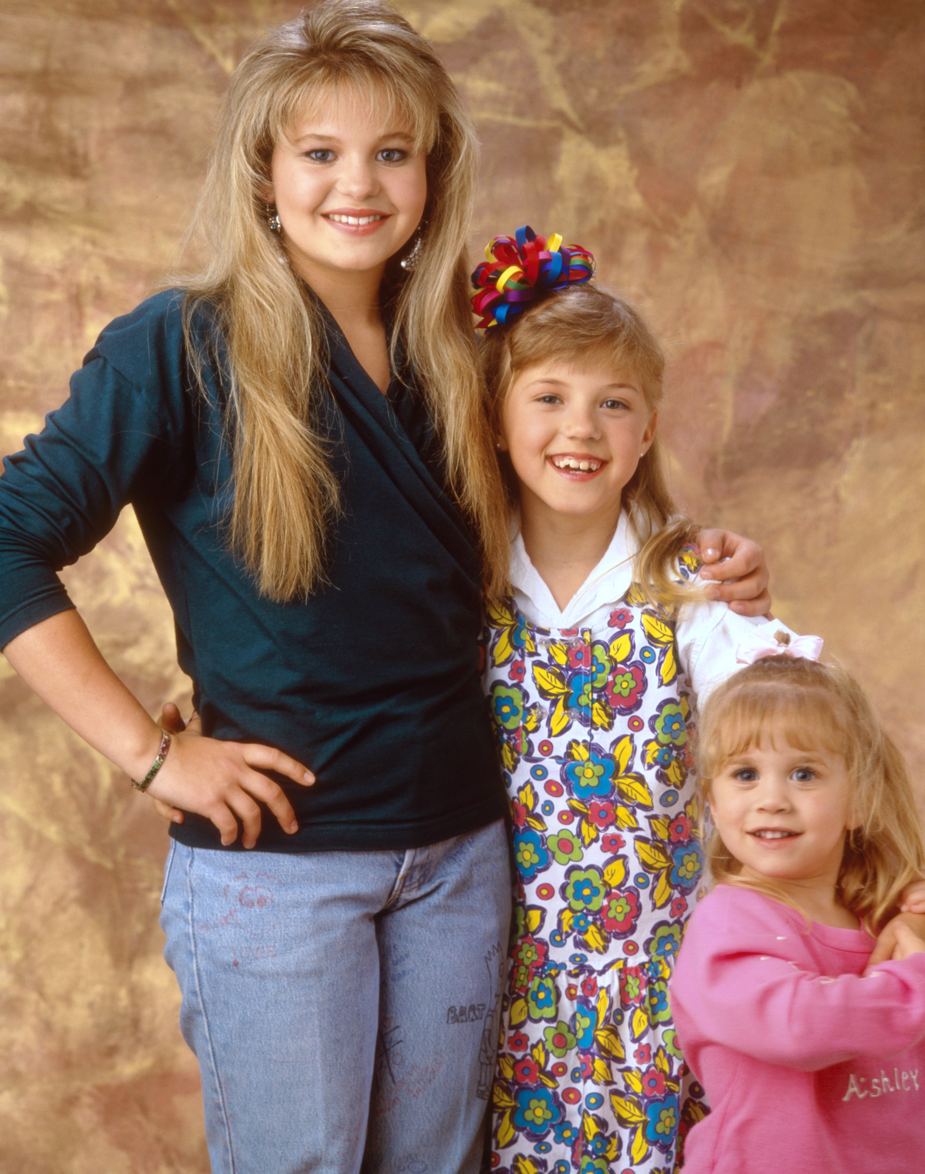 Dj Stephanie And Michelle Tanner From Full House 32 Perfect Pop