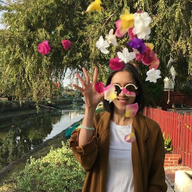 Eva Chen Completed Her #OOTD With Colorful Flowers