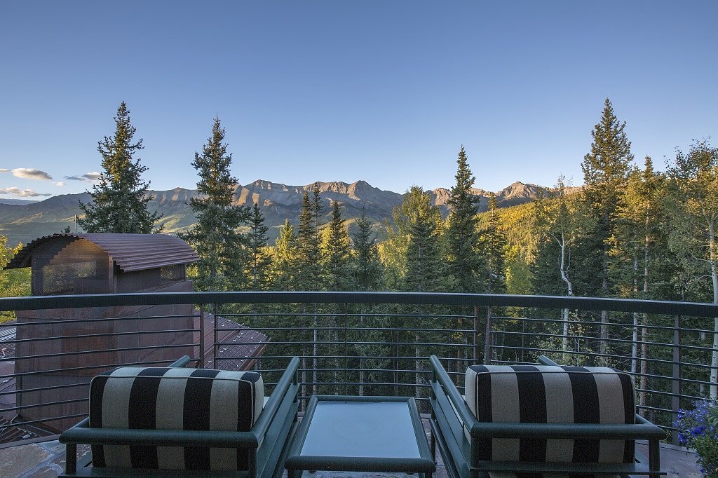 Home & Garden Oprah's New Mansion in the Mountains Is a Sight to