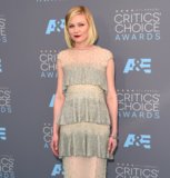 Kirsten Dunst Is a Shimmering Dream in Chanel at the Critics' Choice Awards