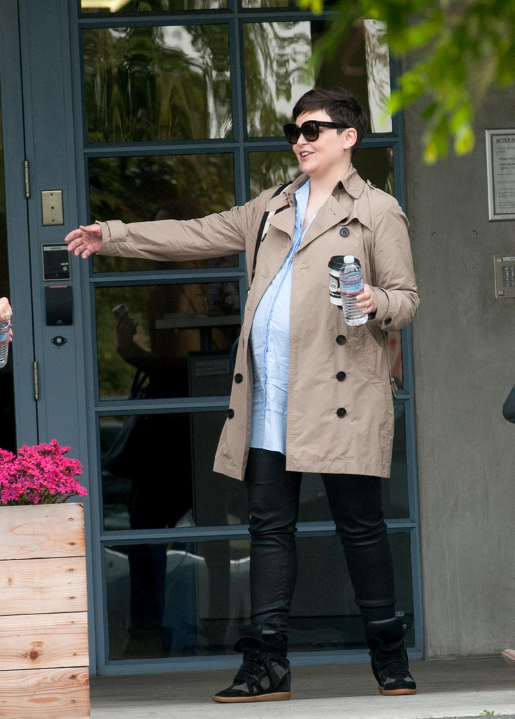 [Image: Ginnifer-Goodwin-Pregnant-Out-LA-March-2016.jpg]