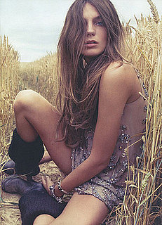 Photo of Daria Werbowy in Vogue Nippon November 2009 Issue Photo of Daria Werbowy in Vogue Nippon November 2009 Issue