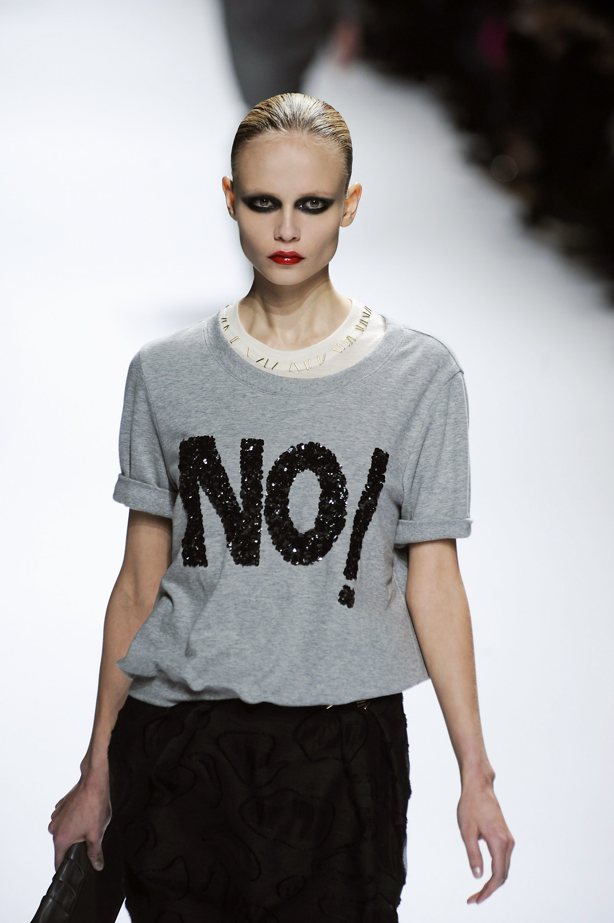 Viktor & Rolf Goes Democratic — and Online — for Spring 2009 Viktor & Rolf Goes Democratic — and Online — for Spring 2009