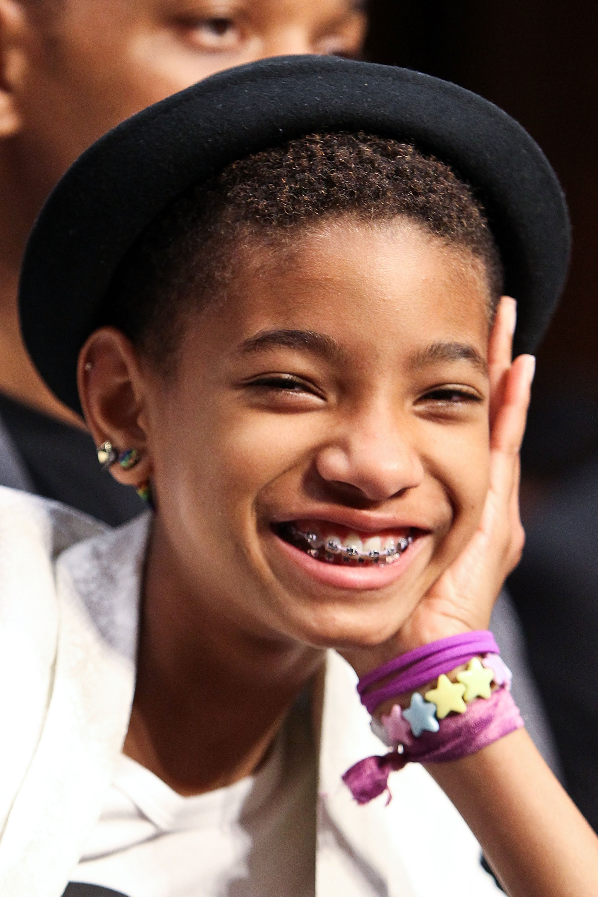 Again Willow Rocks A Bowler Hat — And This Time She Shows Off Her 39
